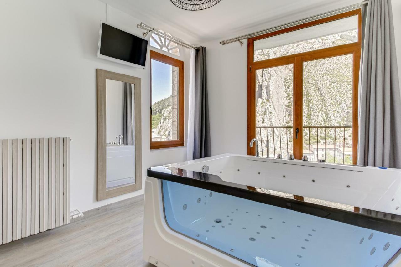 Hotel De La Citadelle Sisteron Eksteriør billede
